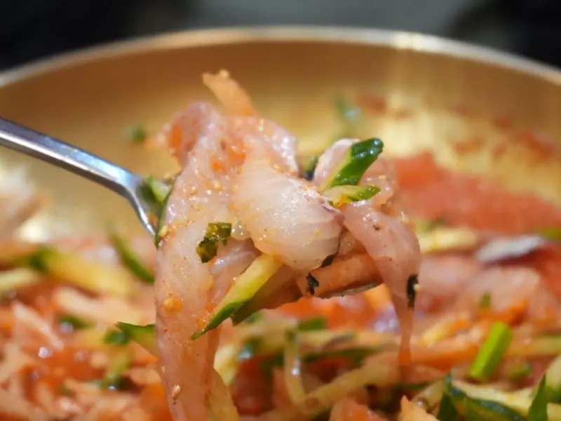 시원한 물회 한 젓가락