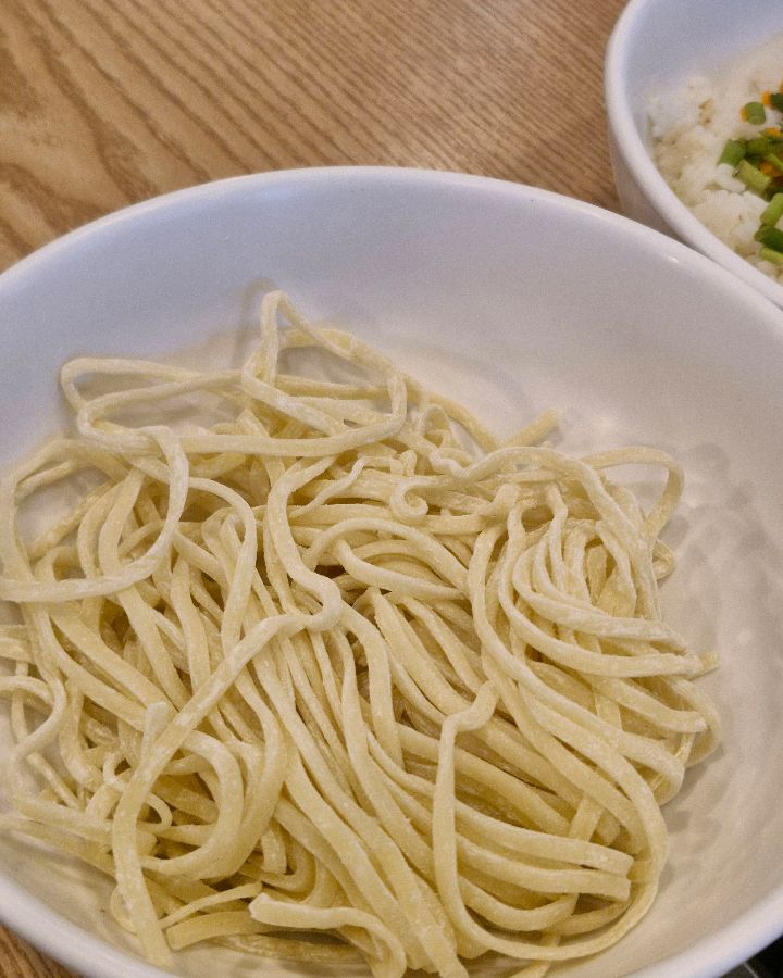 쫄깃한 칼국수 면