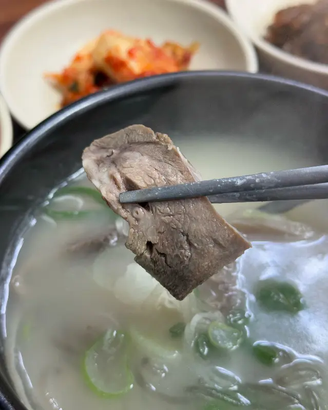 소머리국밥 속 소머리고기