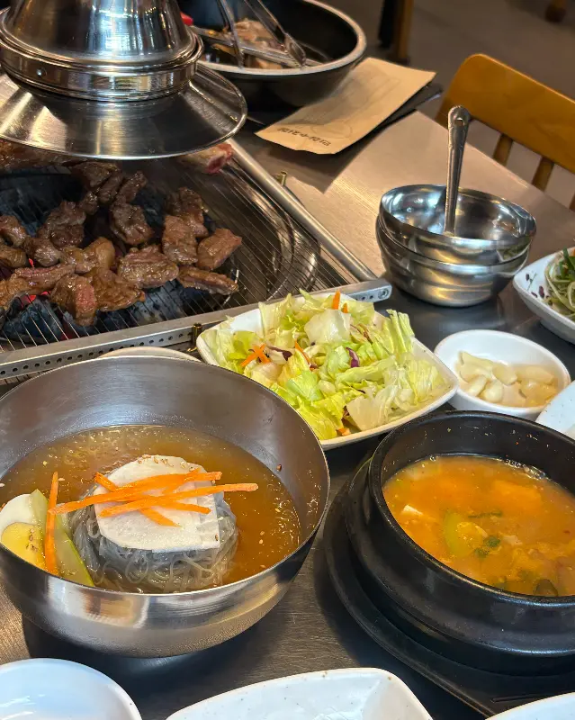 물냉면과 된장찌개