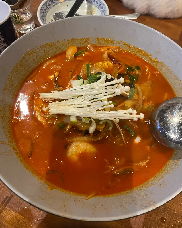 해산물이 듬뿍 들어간 해물짬뽕