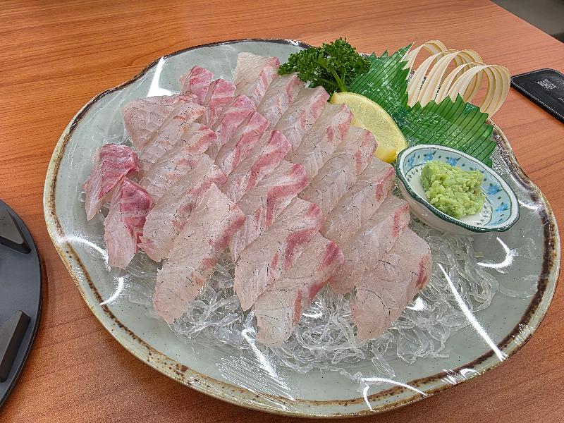 신선함이 느껴지는 도미회