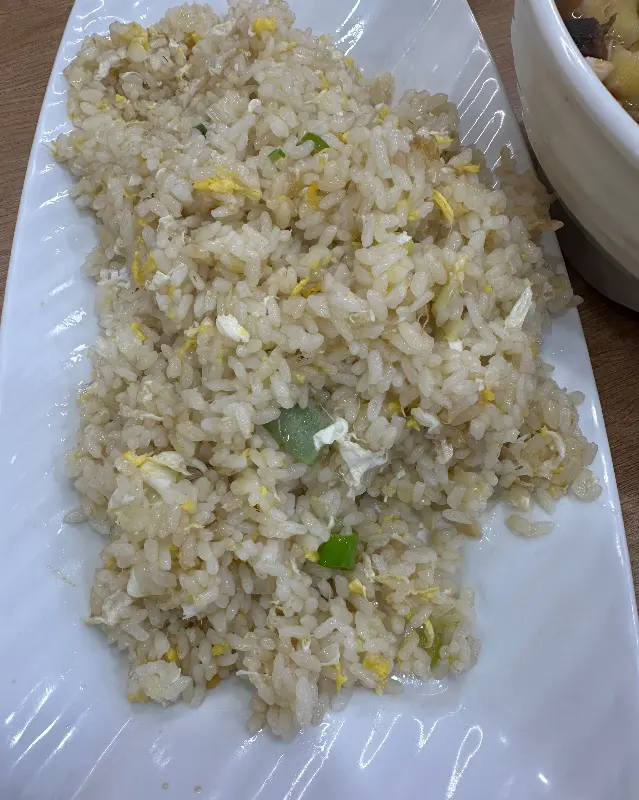 깔끔하게 정돈된 테이블 세팅