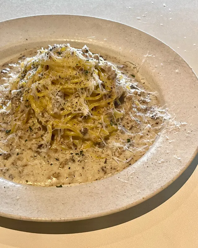 부드러운 식감의 화이트 라구 파스타