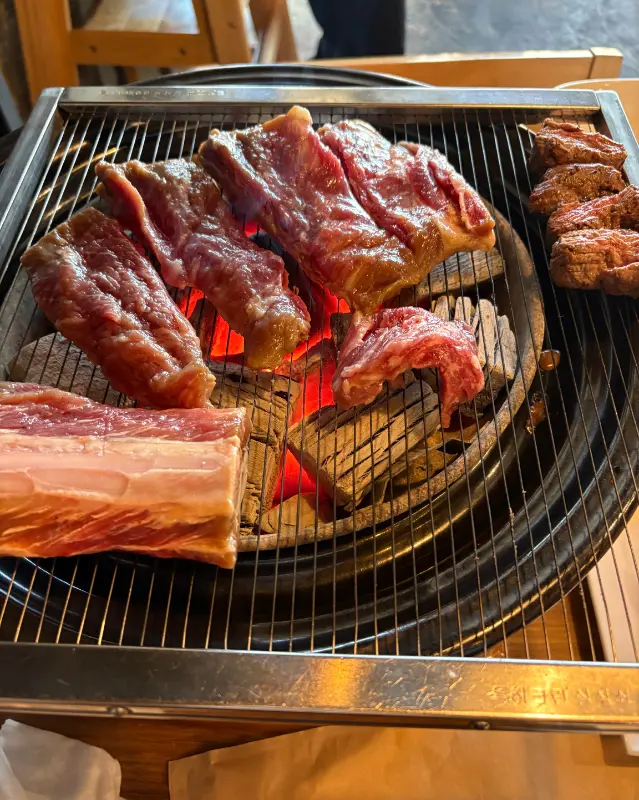 육즙 가득한 11cm 이동갈비