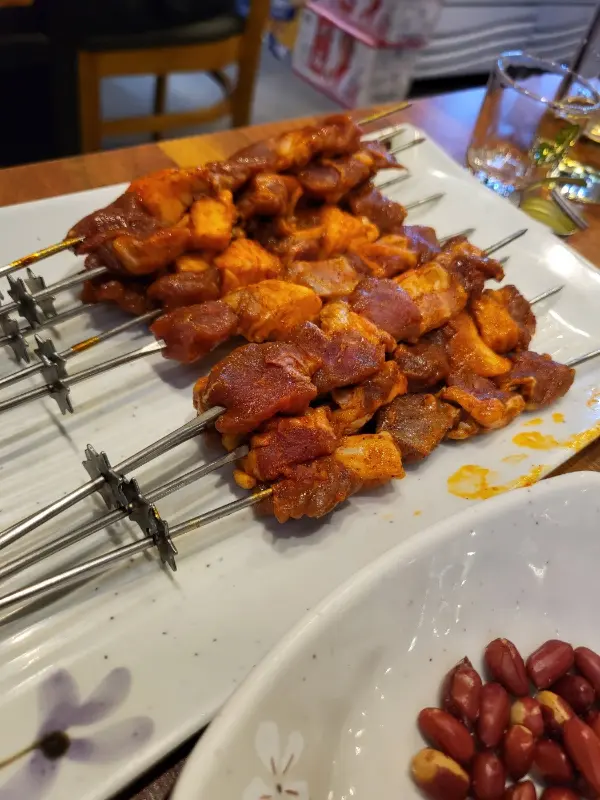 푸짐한 양꼬치 한 상