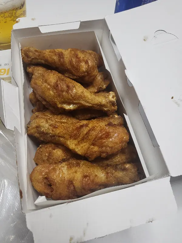 깔끔하게 포장된 치킨