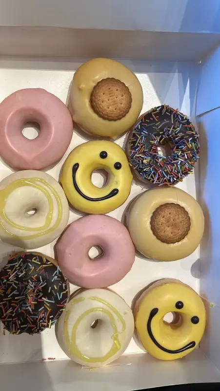 알록달록 예쁜 도넛들