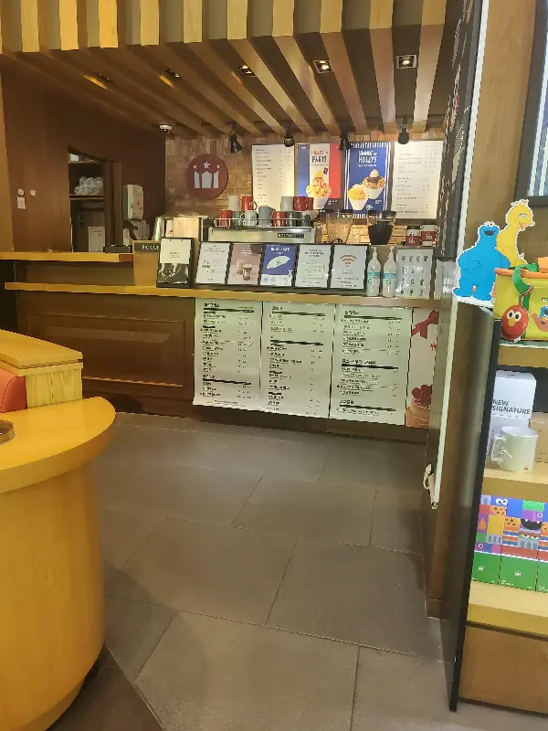 할리스커피 안산한대앞점 카운터 전경