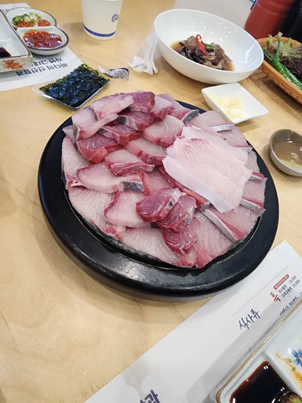 푸짐하게 차려진 한 상 차림