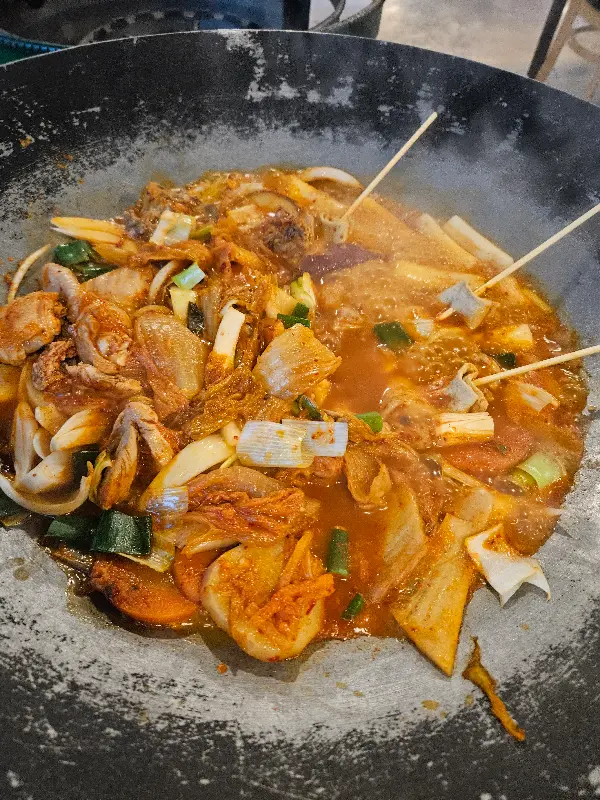 푸짐한 닭볶음탕