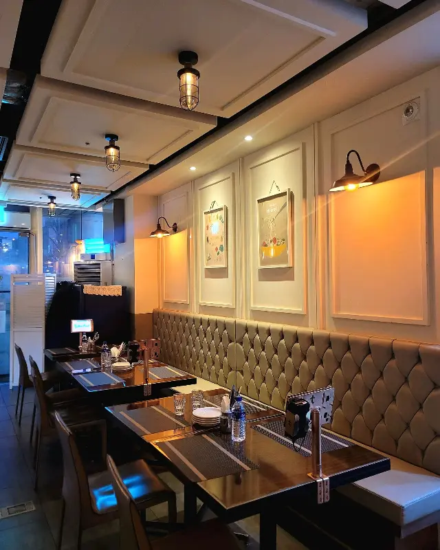 옐로우보울 내부 인테리어