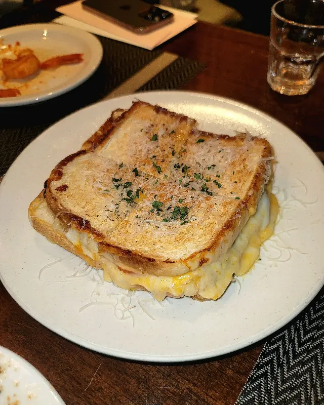 치즈몬스터 단면