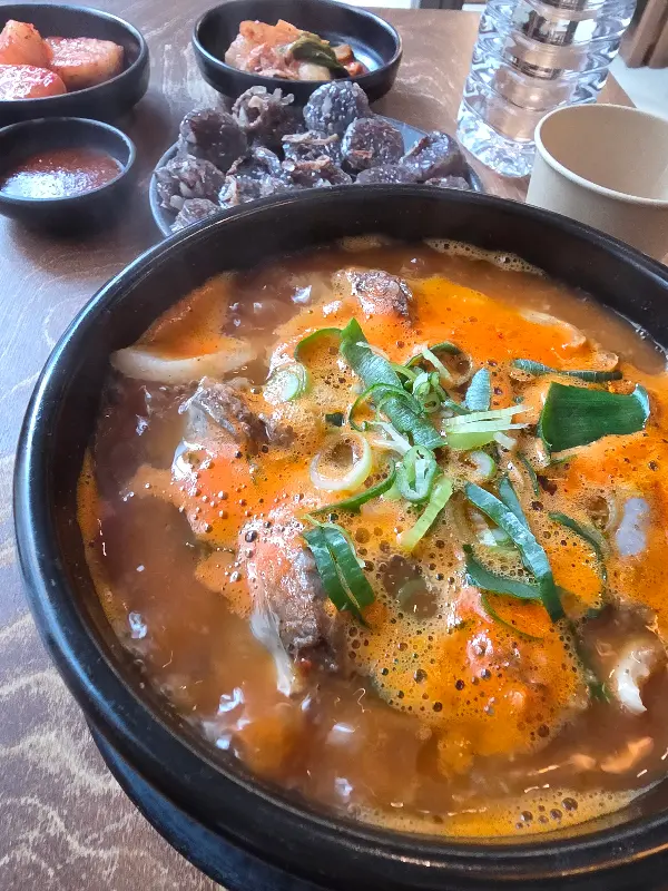 얼큰 순대국밥의 모습