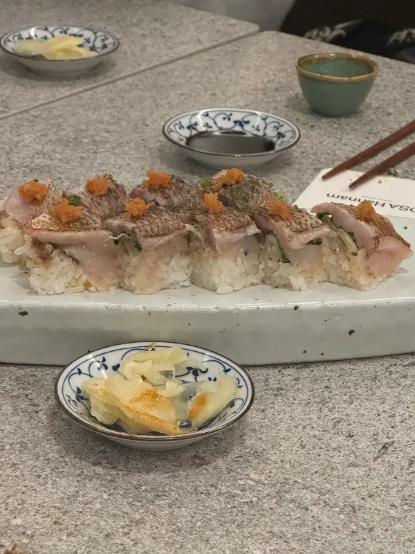 싱싱한 사시미 모리아와세