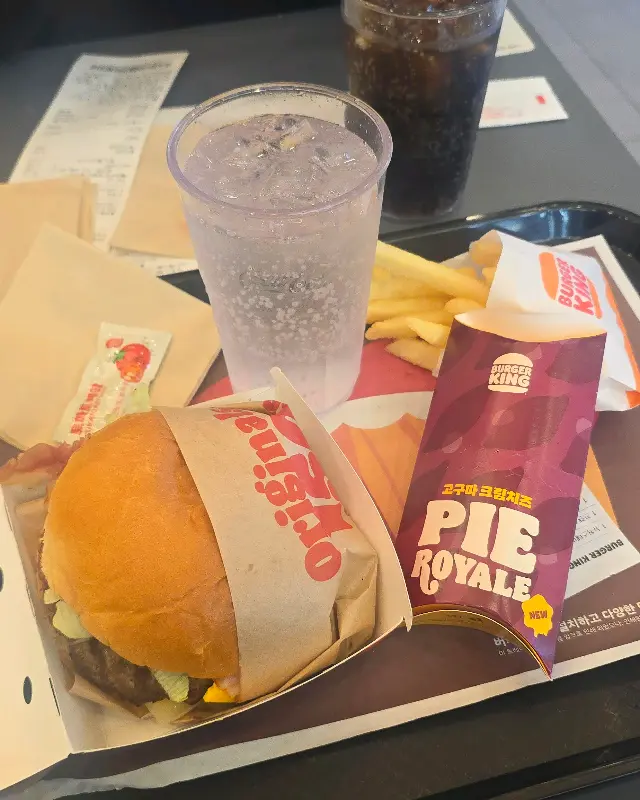 와퍼 세트와 치즈 스틱