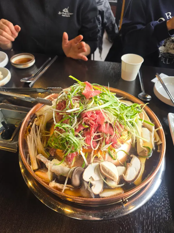 푸짐한 양의 불고기 전골