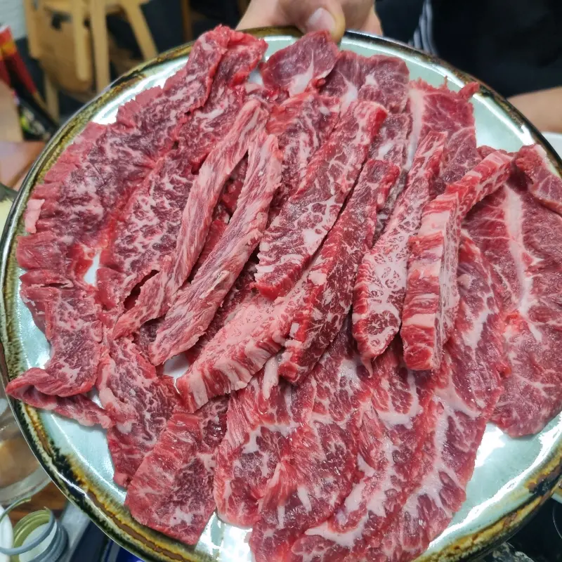 환상적인 비주얼의 생고기