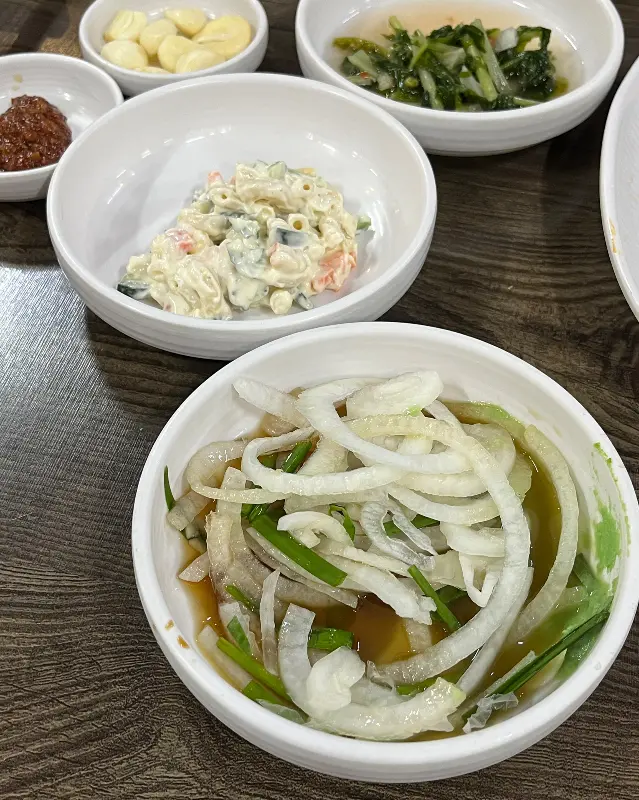 소고기와 환상적인 궁합을 자랑하는 밑반찬