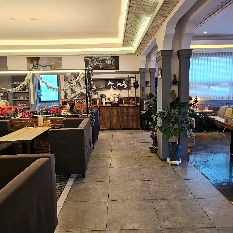 카페 내부 인테리어