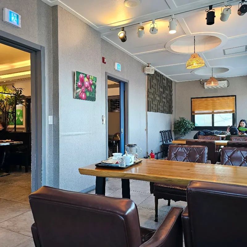 카페 내부 좌석