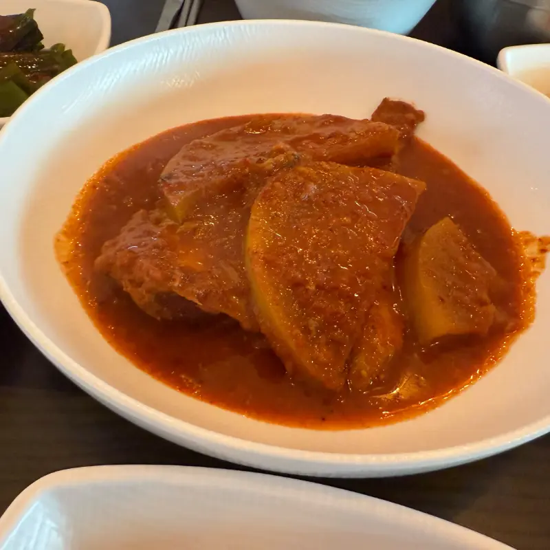 메인 요리인 갈치조림