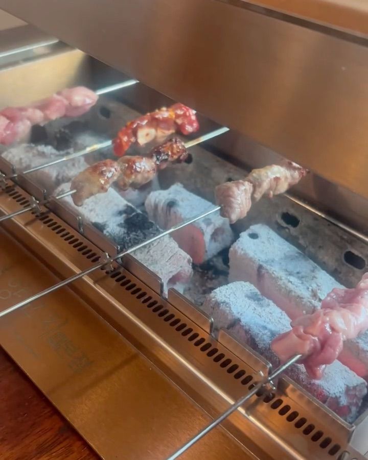 노릇노릇 익어가는 양꼬치