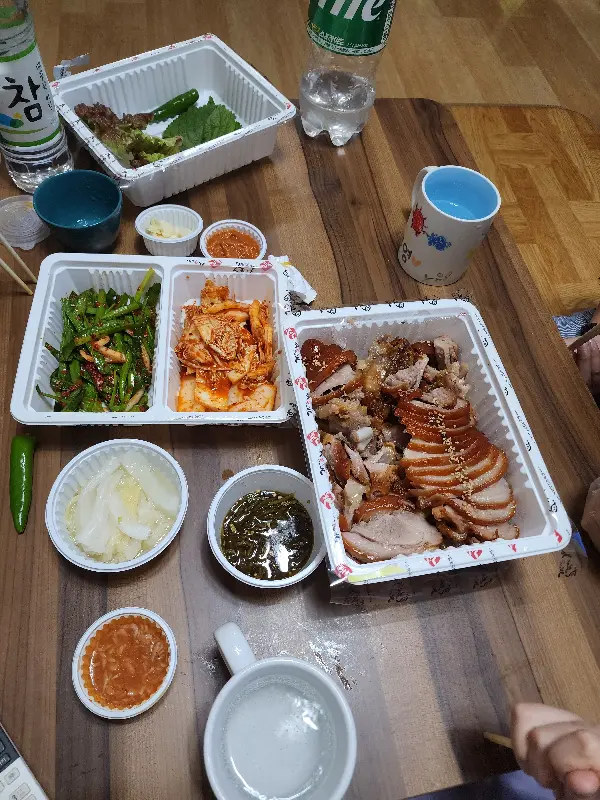 집에서 즐기는 족발 한 상