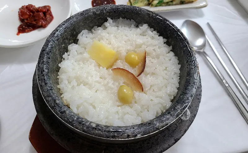 돌솥밥