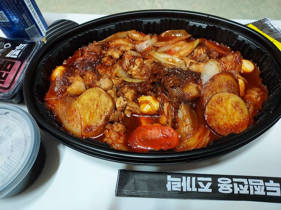 푸짐한 찜닭 한상차림