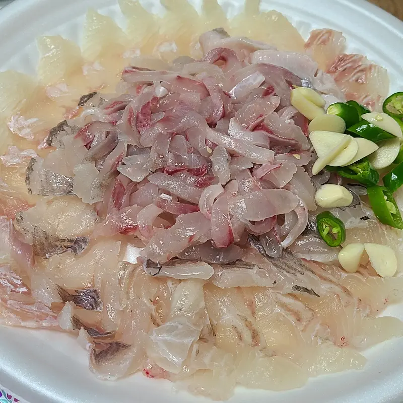 푸짐한 모듬회 한 상