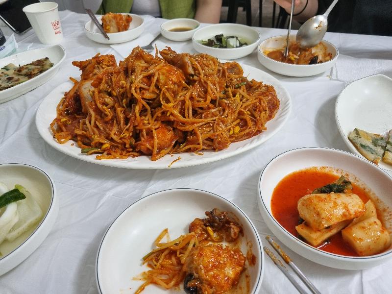 해물과 콩나물의 환상적인 조합