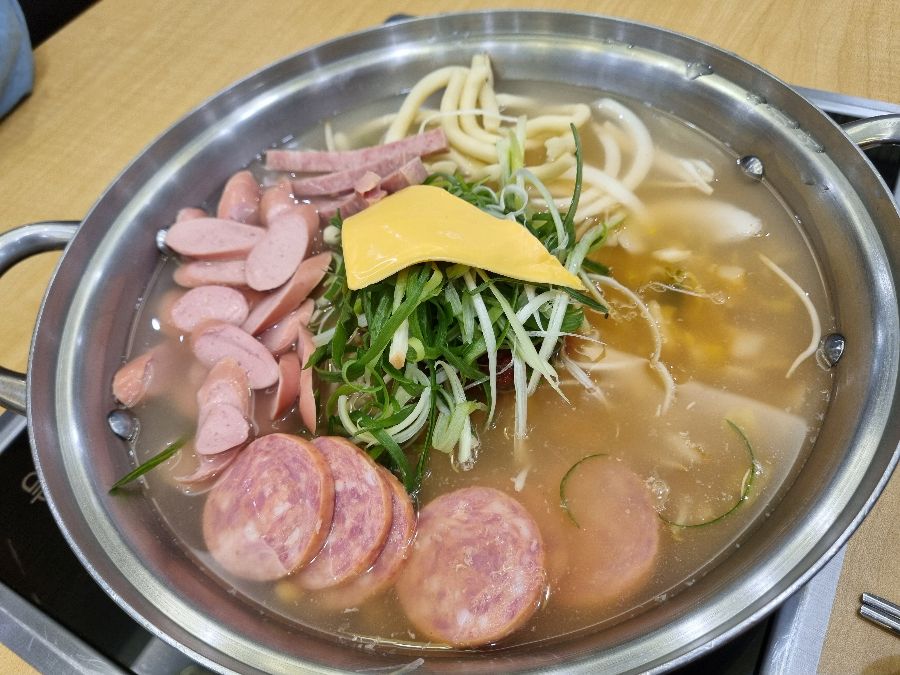 푸짐한 부대찌개
