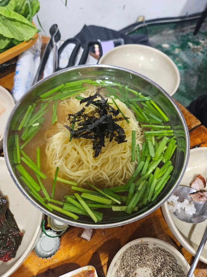 후식으로 즐기기 좋은 잔치국수