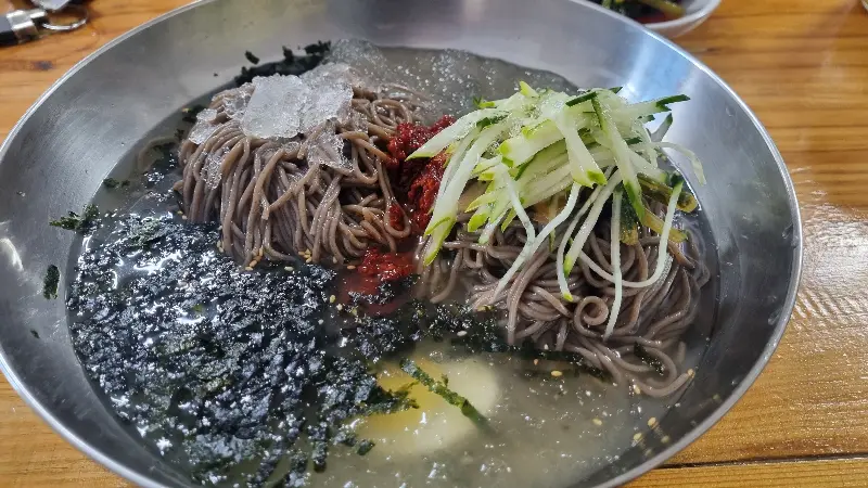 시원한 물막국수