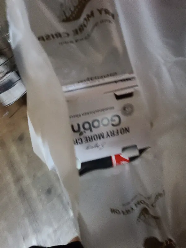 배달 봉투에 담긴 굽네치킨