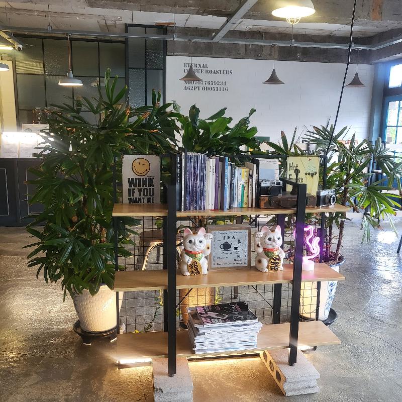 카페 내부 인테리어