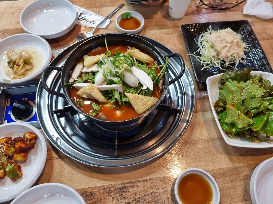 맛있는 버섯전골 한 상 차림