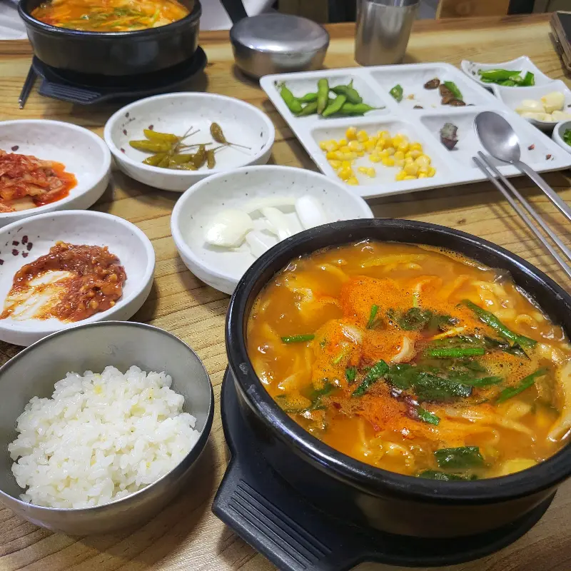 시원하고 칼칼한 어탕수제비