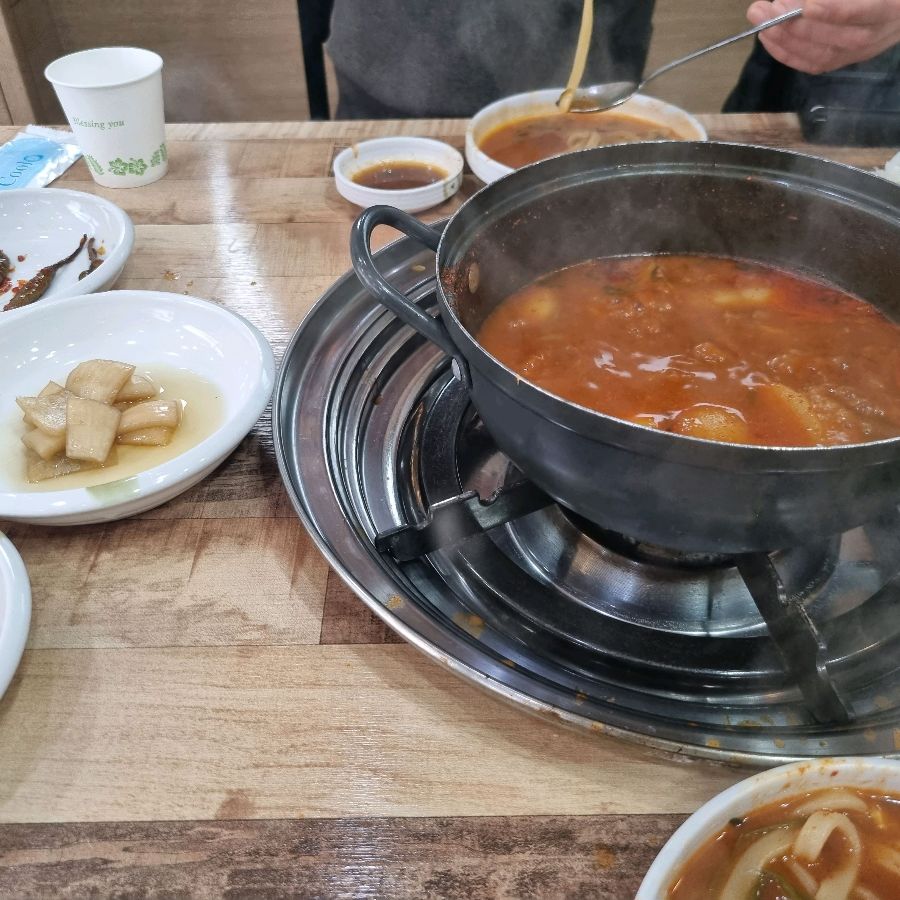 보글보글 끓는 전골