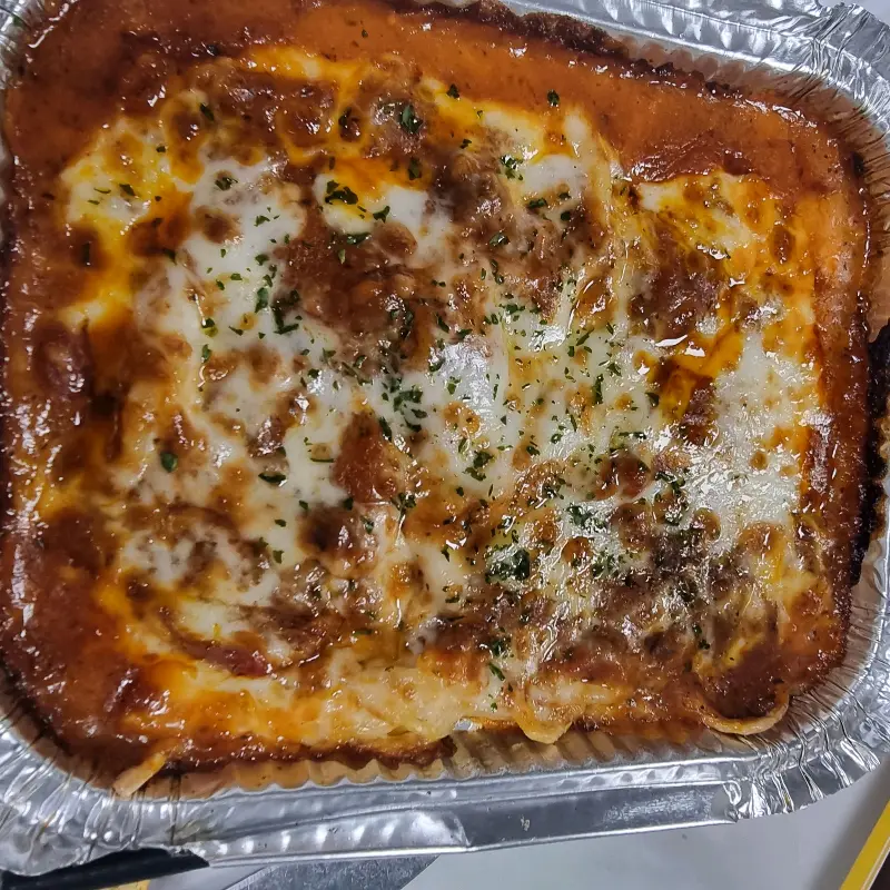 치즈가 듬뿍 올라간 파스타