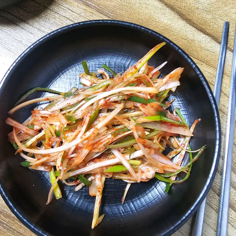 대패삼겹살과 환상 궁합을 자랑하는 파절이