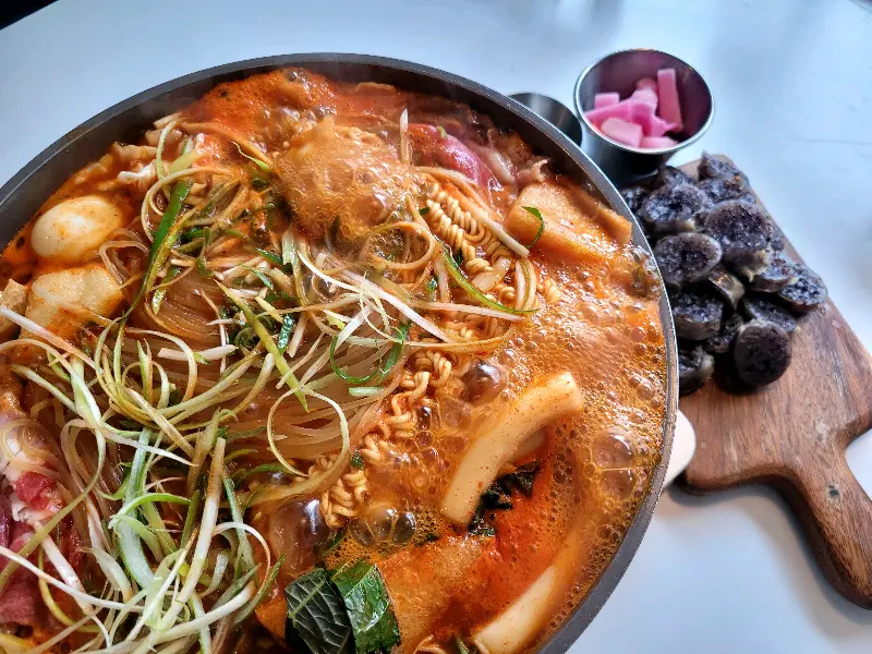 푸짐한 떡볶이 재료