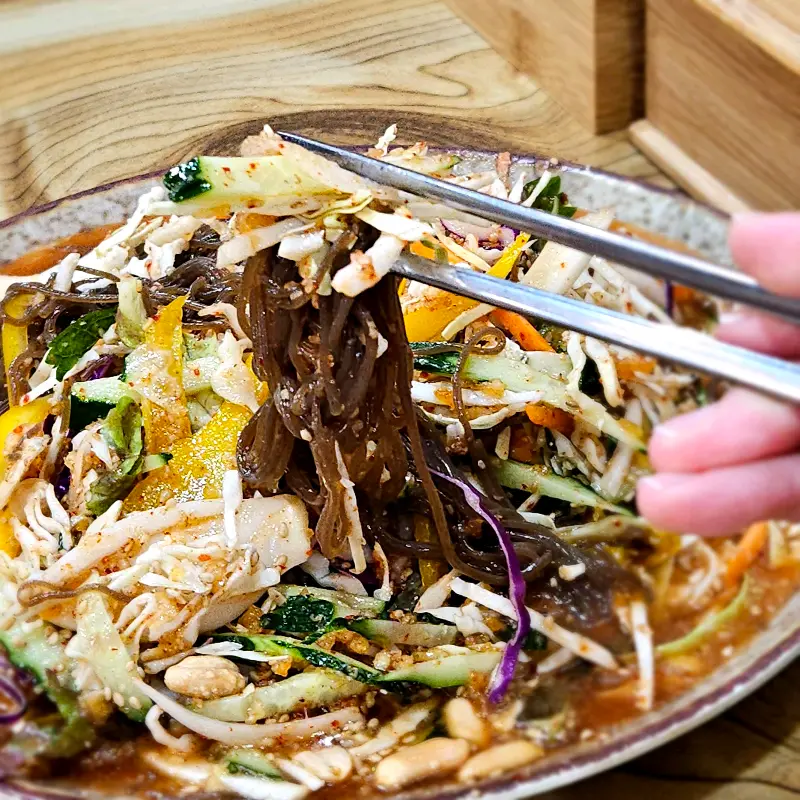 쟁반국수 근접샷