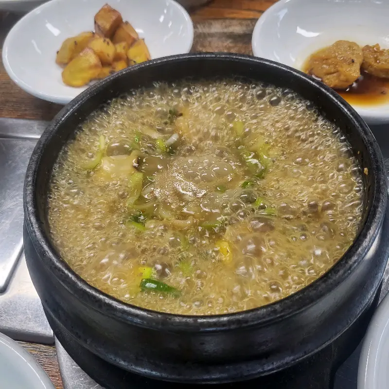 보글보글 끓는 된장찌개