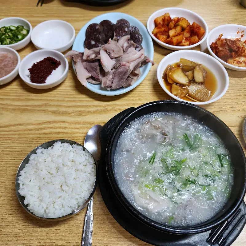 순대국밥 속 머릿고기