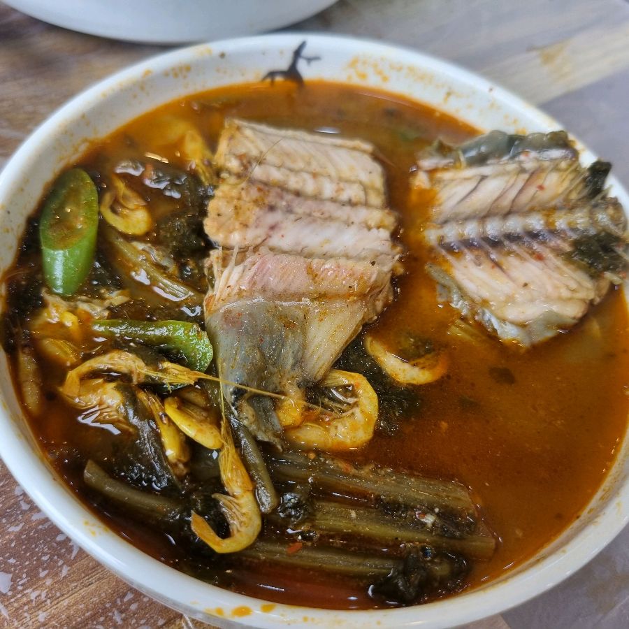 식당 앞 아름다운 정원