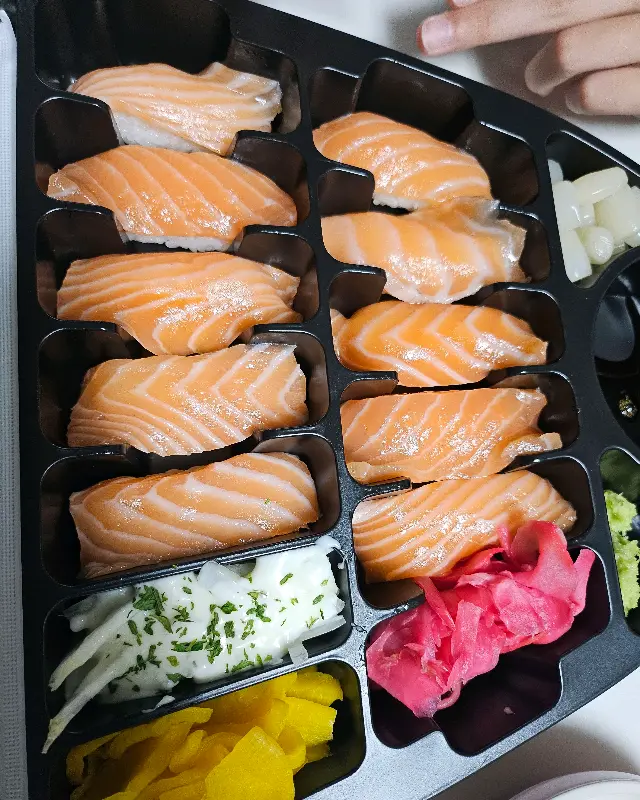 싱싱한 연어 초밥