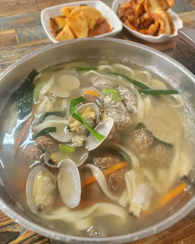 바지락 칼국수 근접샷