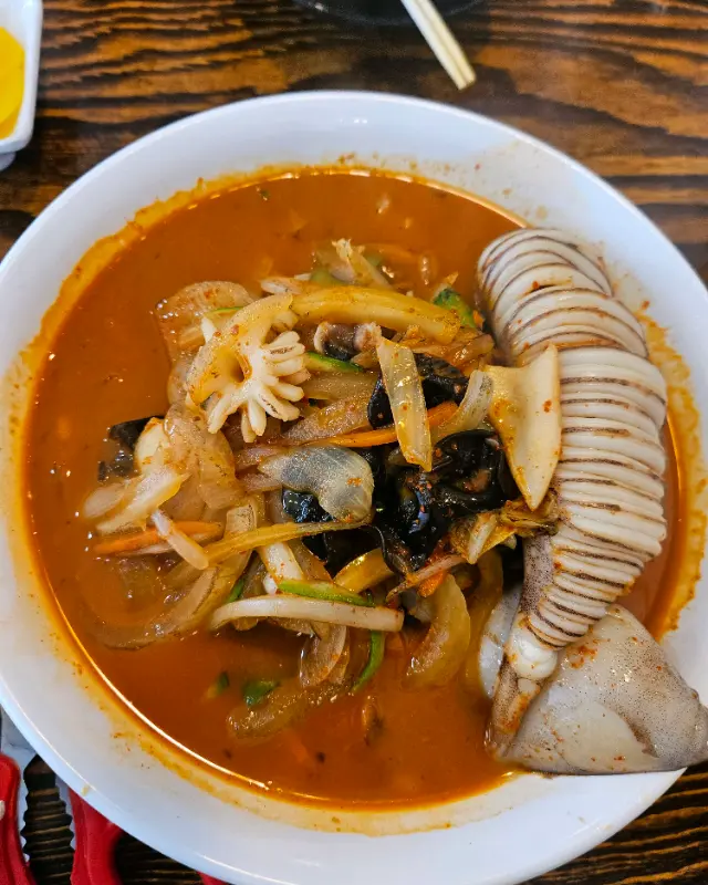 해산물이 듬뿍 들어간 짬뽕